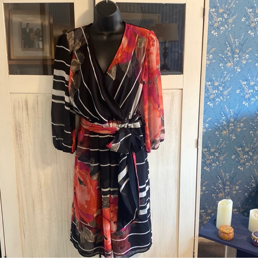 Trina Turk Los Angeles V-neck dress